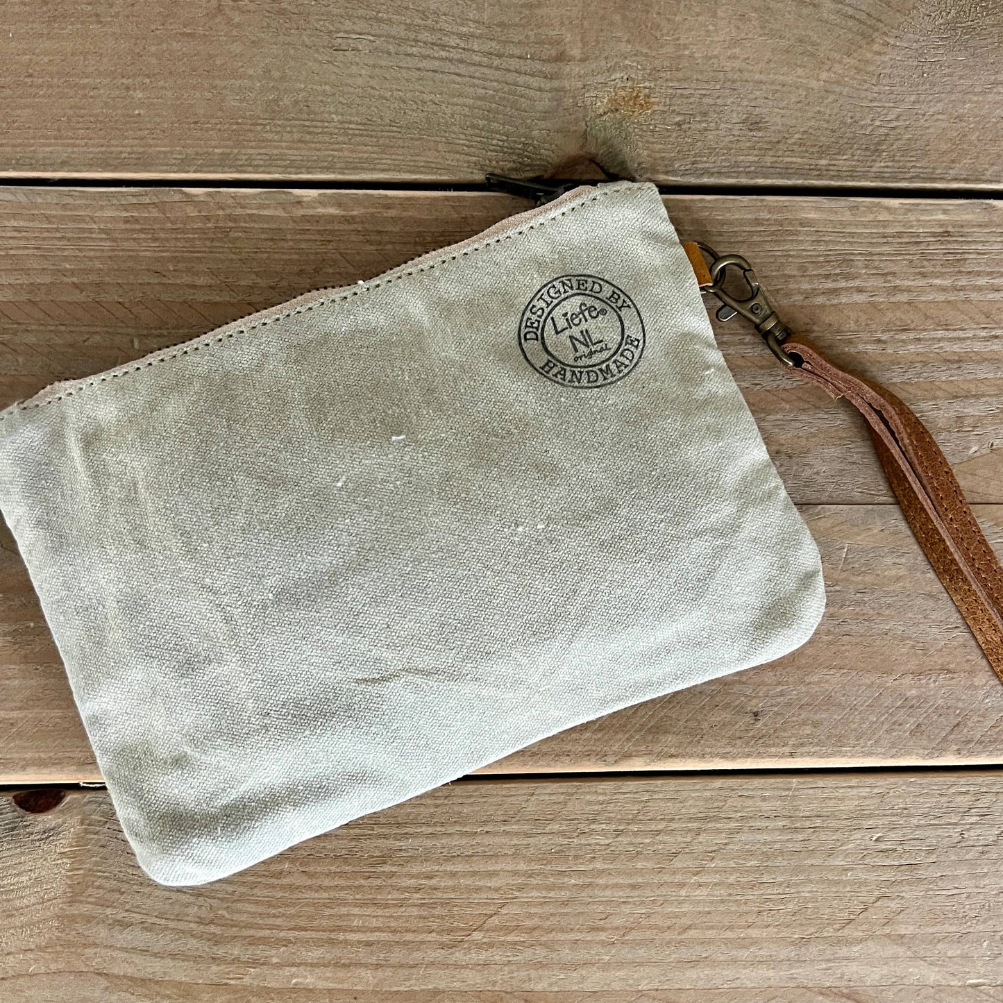 Heart Vintage Canvas Clutch (White Teddy Fabric)