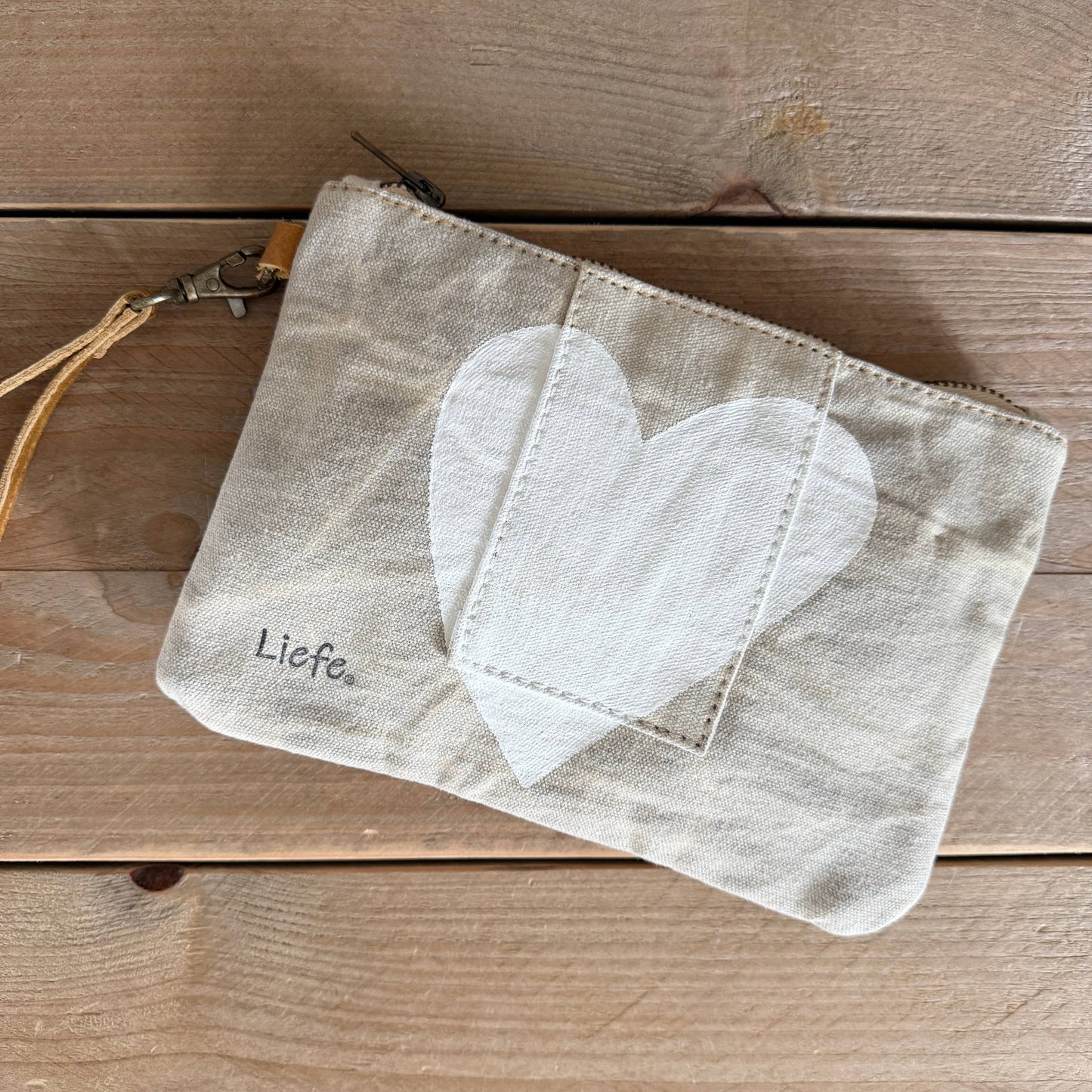 Heart Vintage Canvas Clutch (White)