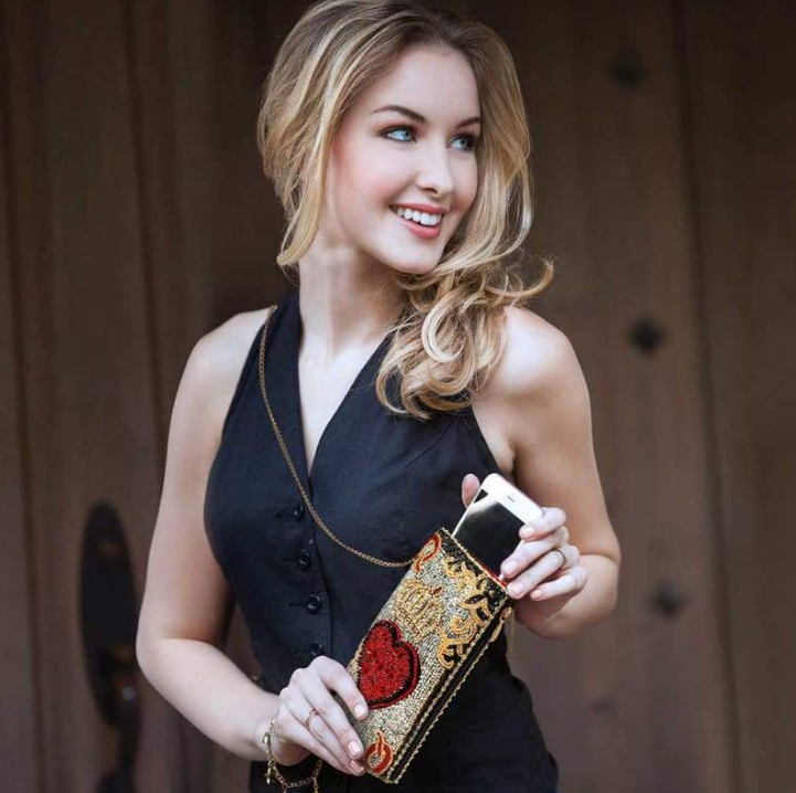 Queen of Hearts Crossbody Bag