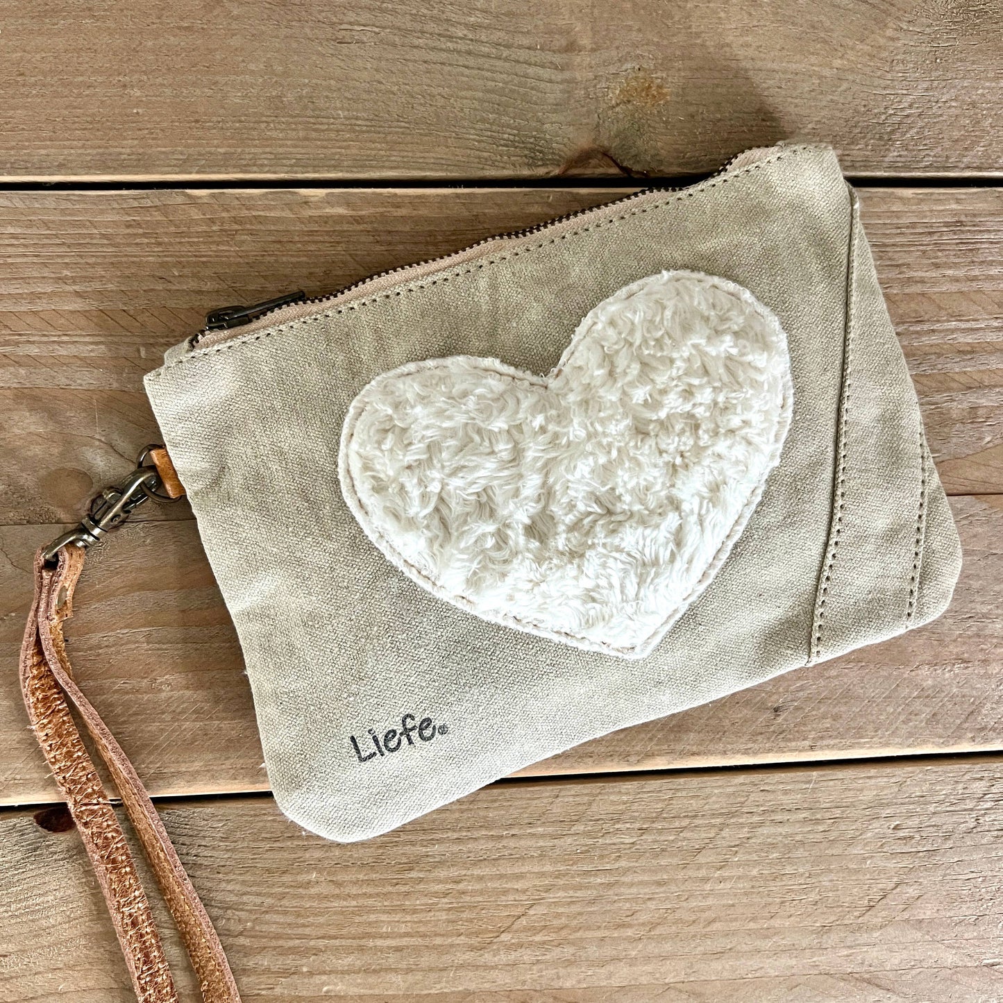 Heart Vintage Canvas Clutch (White Teddy Fabric)