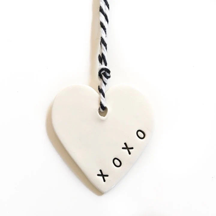xoxo ceramic tag