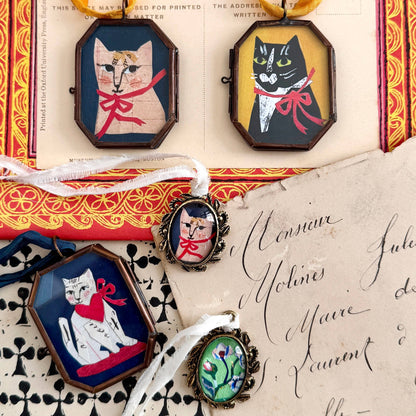 Kitty Love ~ Art Locket Ornament