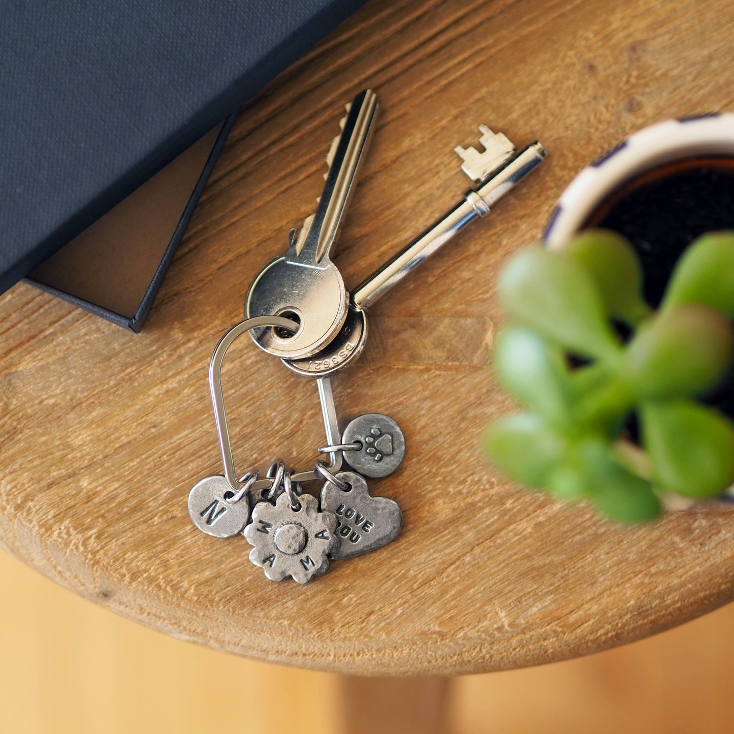 'Mama' Flower Keyring Charm