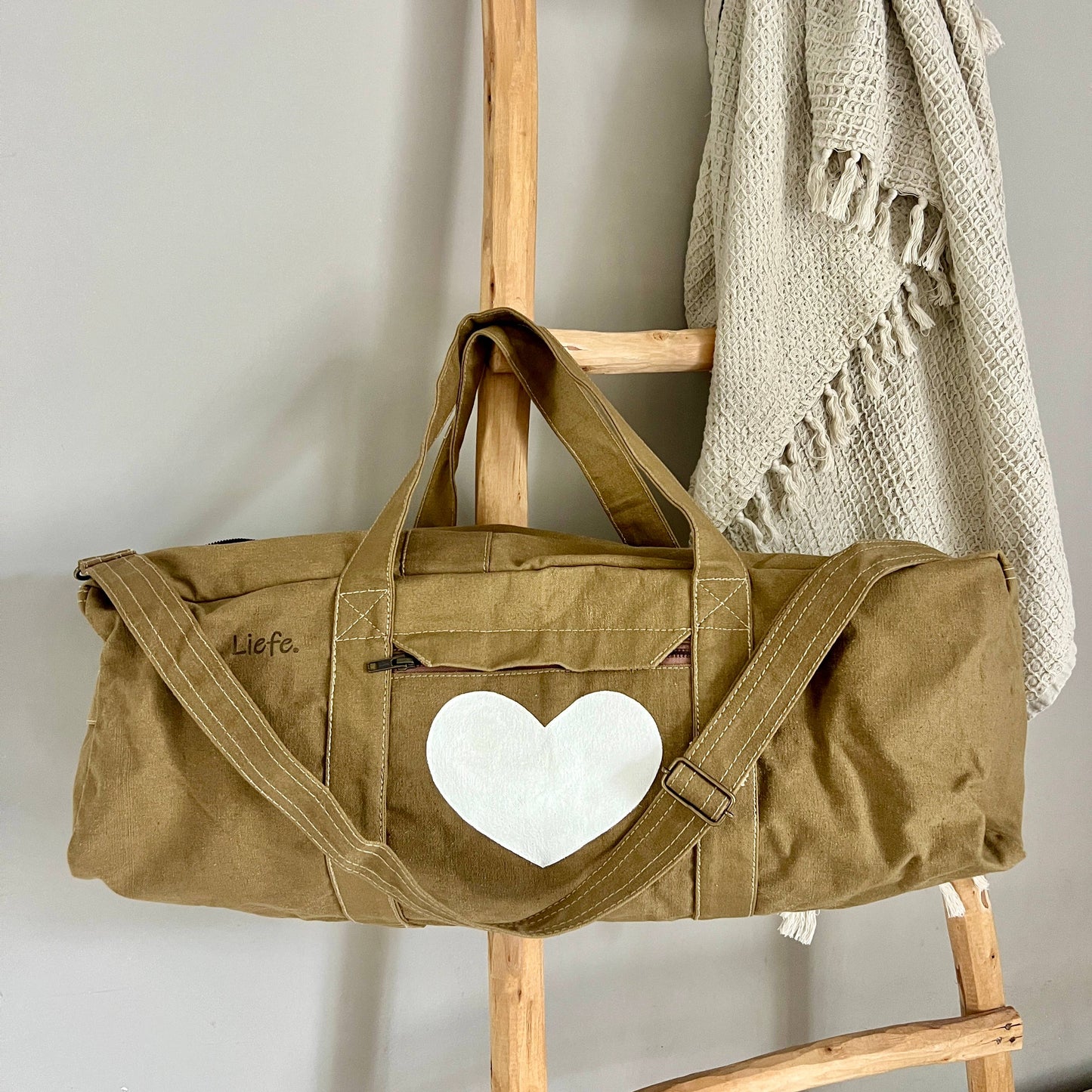 Vintage Yoga/Gym Bag (White Heart)